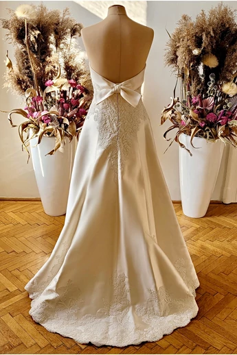PRONOVIAS 47 ONIL